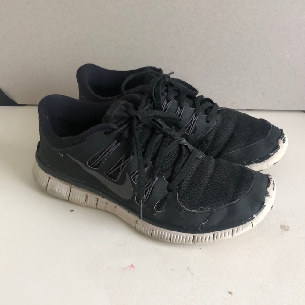 Black nikes